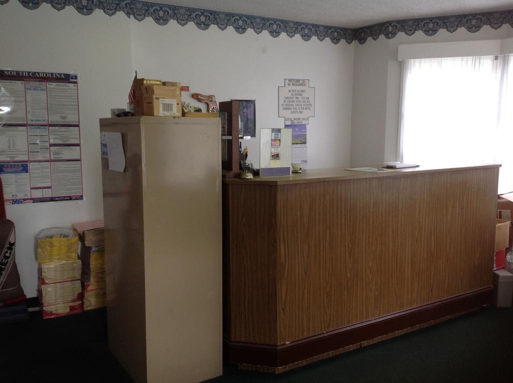 Deluxe Inn Камдън Екстериор снимка